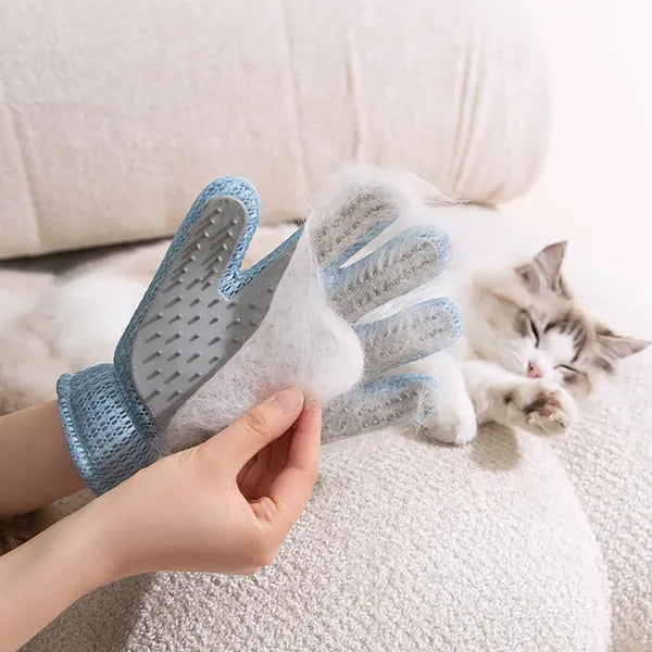 Pet Grooming Deshedding Glove – close-up